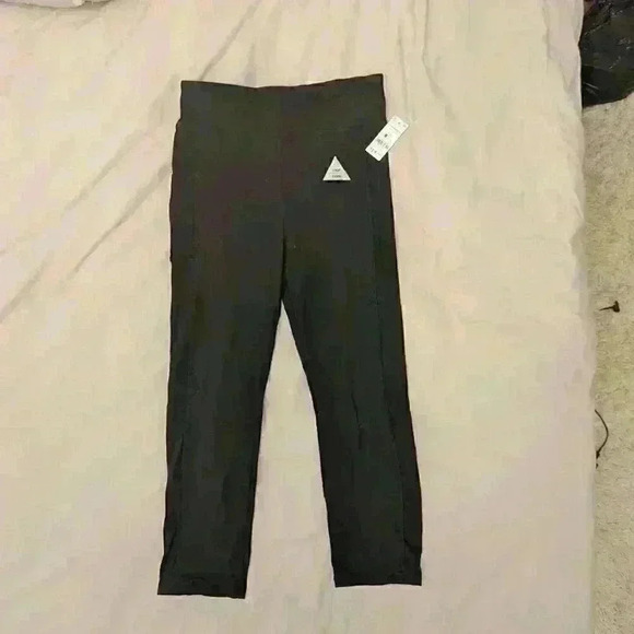 Ardene,  Capri, Leggings. With Tag. Size Small - Picture 3 of 3